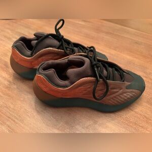 ADIDAS 700 V3 COPPER FADE SNEAKERS YEEZY SNEAKERS SIZE 8.5